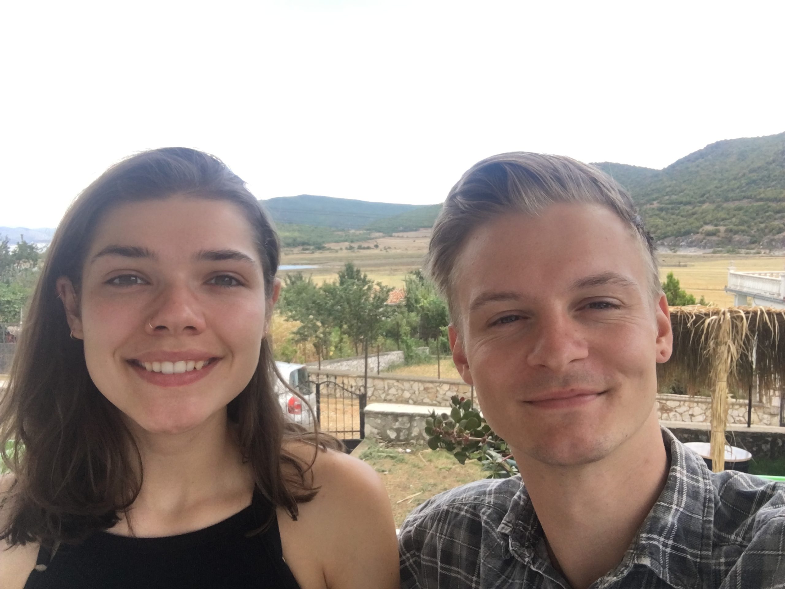 Jacky dhe Veith, dy studentët nga Gjermania që do të kalojnë gjashtë muaj pranë zyrës lokale të PPNEA në Prespë