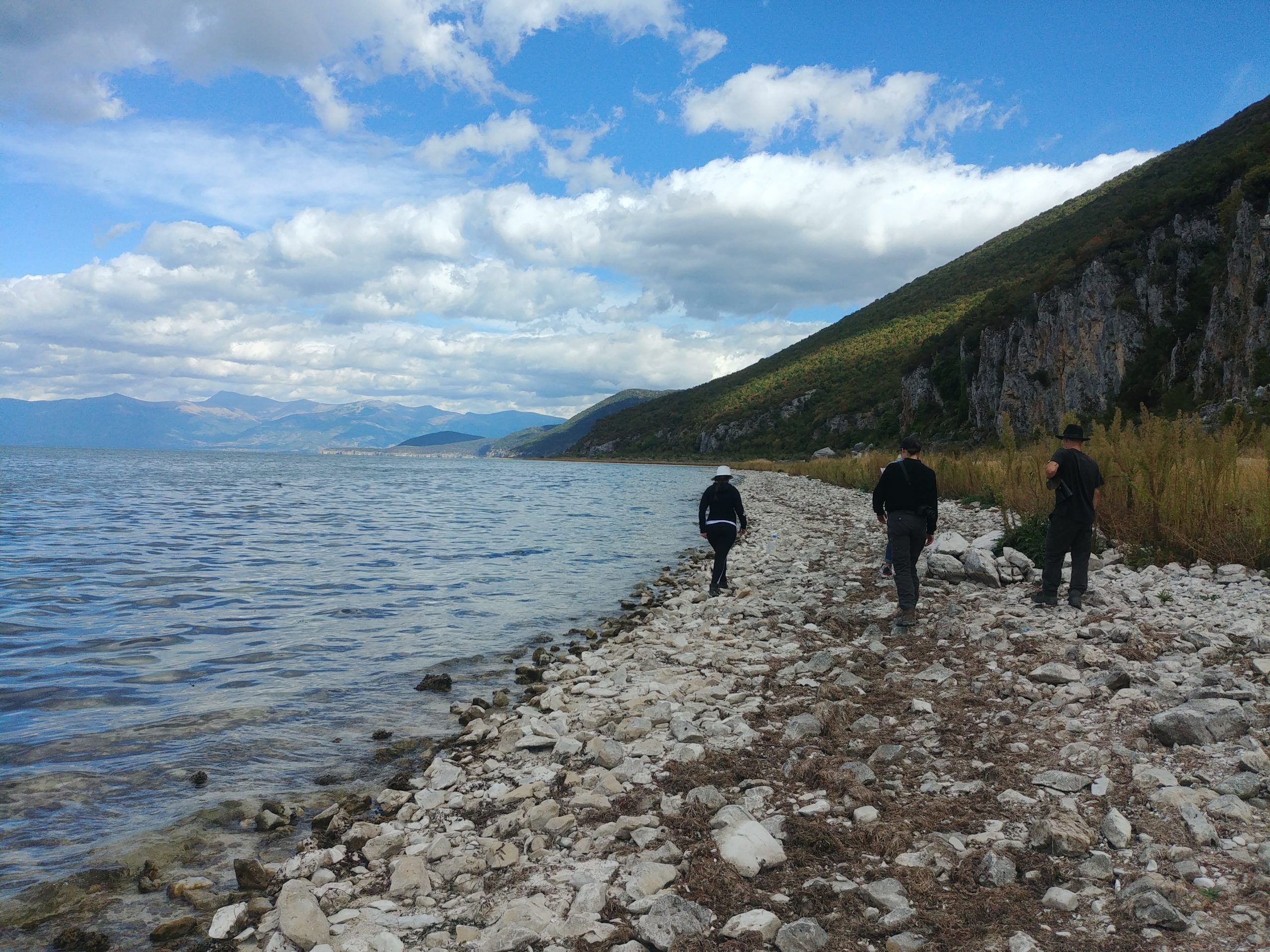 Lundërza, e fotografuar nga kamera kurth